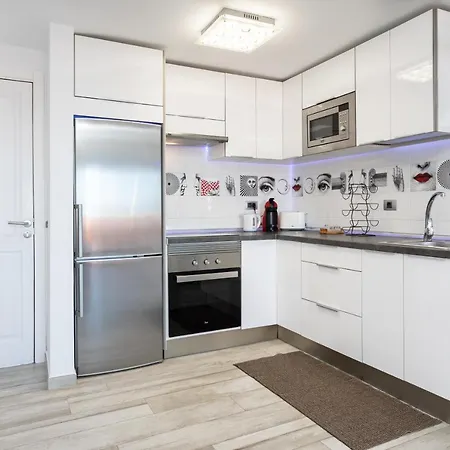 Playa Vistas With Breathtaking Sea View, Only 100 M To The Sea, Heated Pool, Aircondition, Wifi