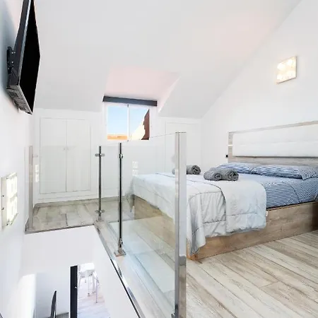 Playa Vistas With Breathtaking Sea View, Only 100 M To The Sea, Heated Pool, Aircondition, Wifi 아파트 플라야데라스아메리카스