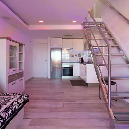 Playa Vistas With Breathtaking Sea View, Only 100 M To The Sea, Heated Pool, Aircondition, Wifi 아파트 플라야데라스아메리카스