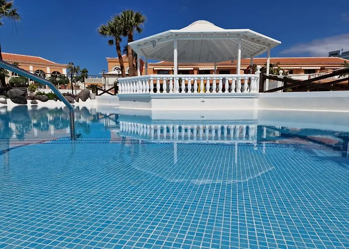 Playa Vistas With Breathtaking Sea View, Only 100 M To The Sea, Heated Pool, Aircondition, Wifi Apartman