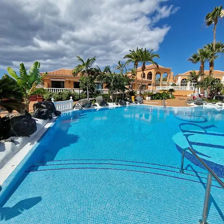 Playa Vistas With Breathtaking Sea View, Only 100 M To The Sea, Heated Pool, Aircondition, Wifi