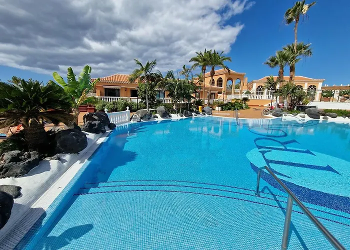 Playa Vistas With Breathtaking Sea View, Only 100 M To The Sea, Heated Pool, Aircondition, Wifi